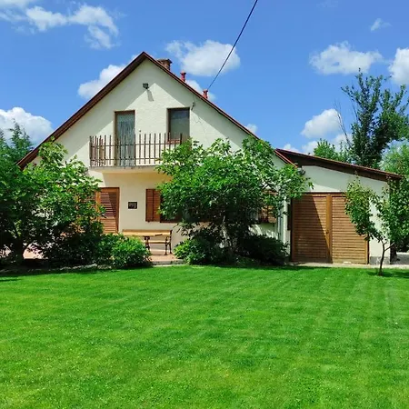 Feriehus Hausambalaton *